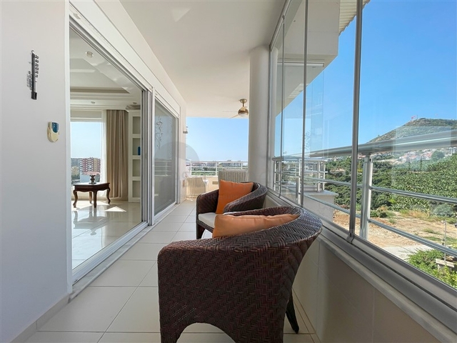 Просторный пентхаус 3+1 в районе Джикджилли