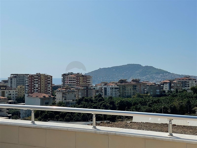 Просторный пентхаус 3+1 в районе Джикджилли