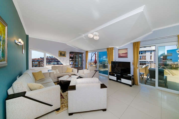 Пентхаус 4+1 с видом на море в Джикджилли