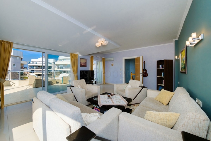 Пентхаус 4+1 с видом на море в Джикджилли