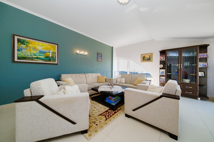 Пентхаус 4+1 с видом на море в Джикджилли