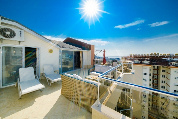 Пентхаус 4+1 с видом на море в Джикджилли