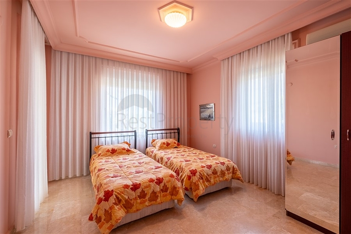 Меблированная вилла планировкой 2+1 в районе Махмутлар