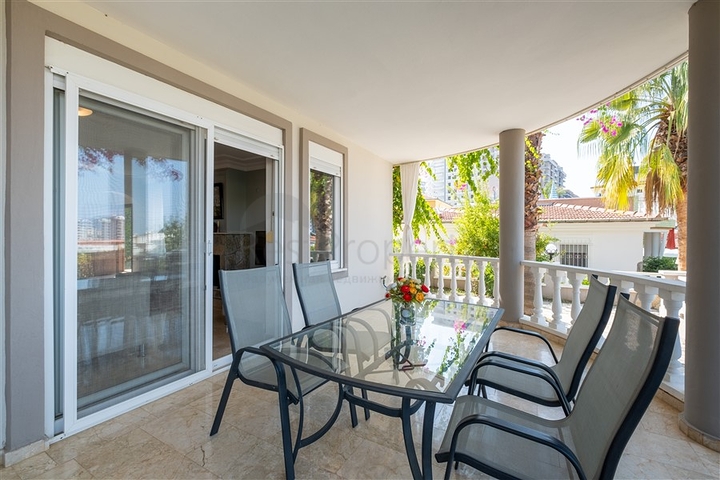 Меблированная вилла планировкой 2+1 в районе Махмутлар