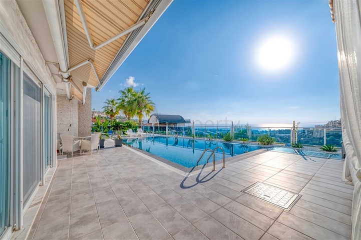 Вилла в элитном районе Алании