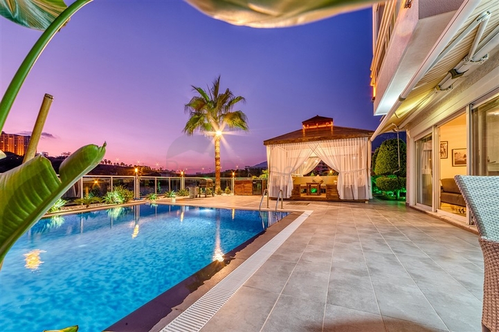 Вилла в элитном районе Алании