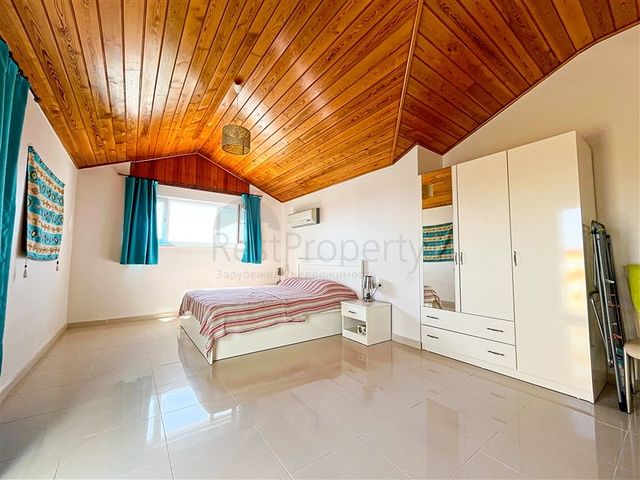 Просторная квартира с удобным местом расположения в районе Оба