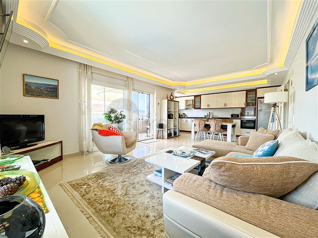 Просторная квартира с удобным местом расположения в районе Оба