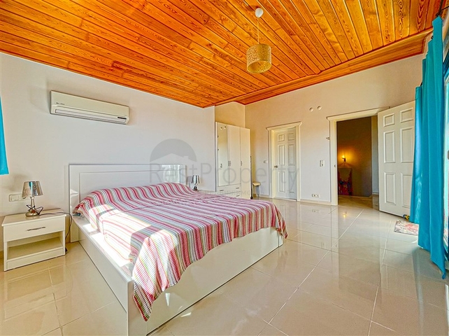 Просторная квартира с удобным местом расположения в районе Оба