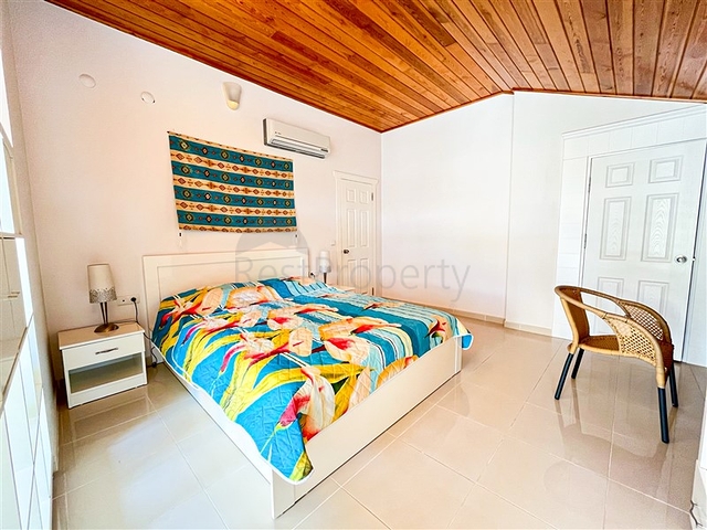 Просторная квартира с удобным местом расположения в районе Оба