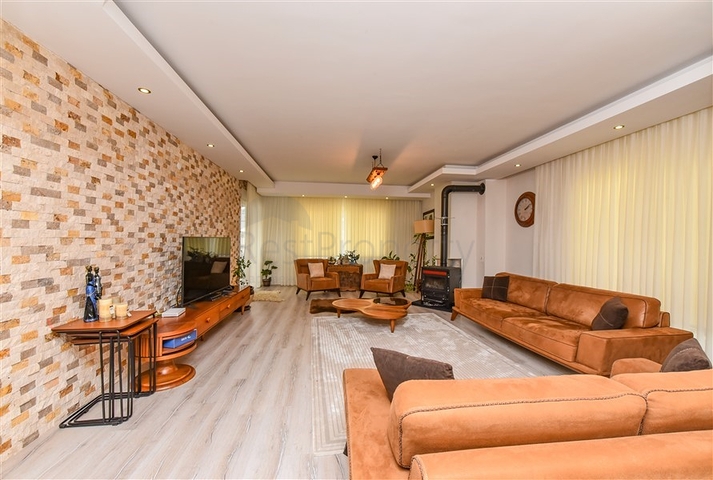 Пентхаус планировкой 4+1 с отдельной кухней в районе Оба