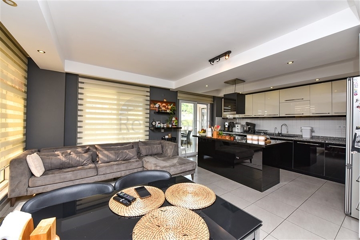 Пентхаус планировкой 4+1 с отдельной кухней в районе Оба