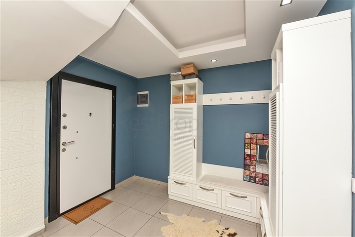 Пентхаус планировкой 4+1 с отдельной кухней в районе Оба