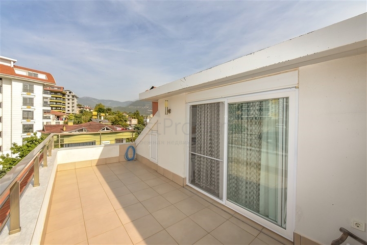 Пентхаус планировкой 4+1 с отдельной кухней в районе Оба