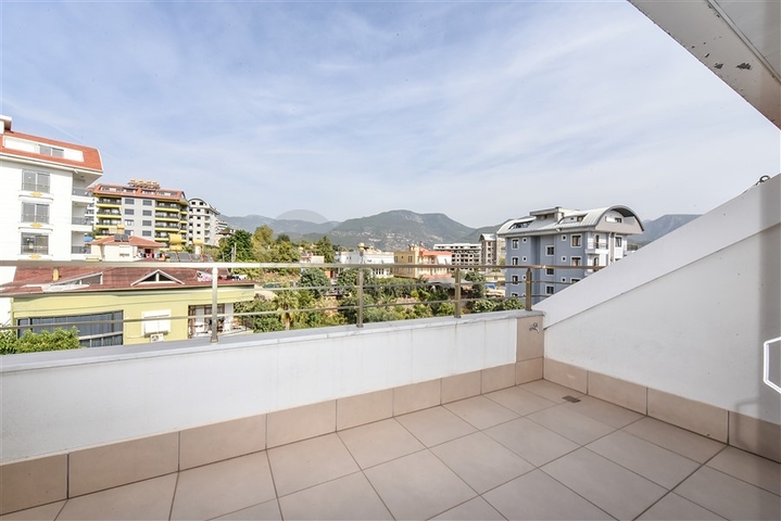 Пентхаус планировкой 4+1 с отдельной кухней в районе Оба