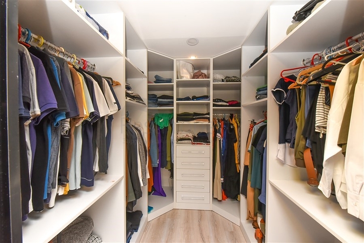 Пентхаус планировкой 4+1 с отдельной кухней в районе Оба