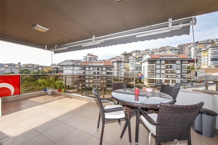 Пентхаус планировкой 4+1 с отдельной кухней в районе Оба