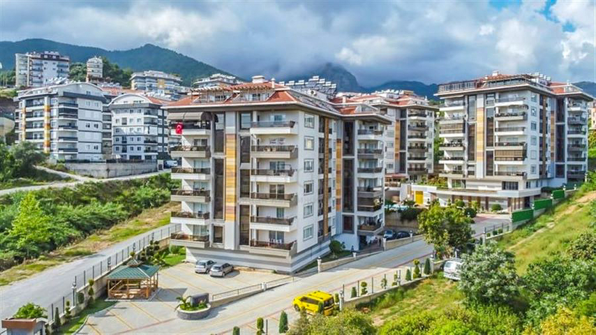 Пентхаус планировкой 4+1 с отдельной кухней в районе Оба