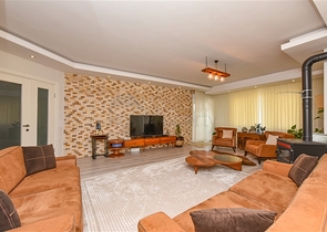 Пентхаус планировкой 4+1 с отдельной кухней в районе Оба