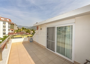 Пентхаус планировкой 4+1 с отдельной кухней в районе Оба