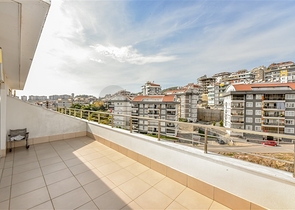 Пентхаус планировкой 4+1 с отдельной кухней в районе Оба