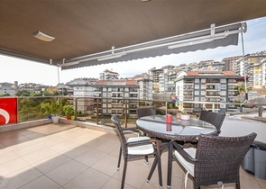 Пентхаус планировкой 4+1 с отдельной кухней в районе Оба