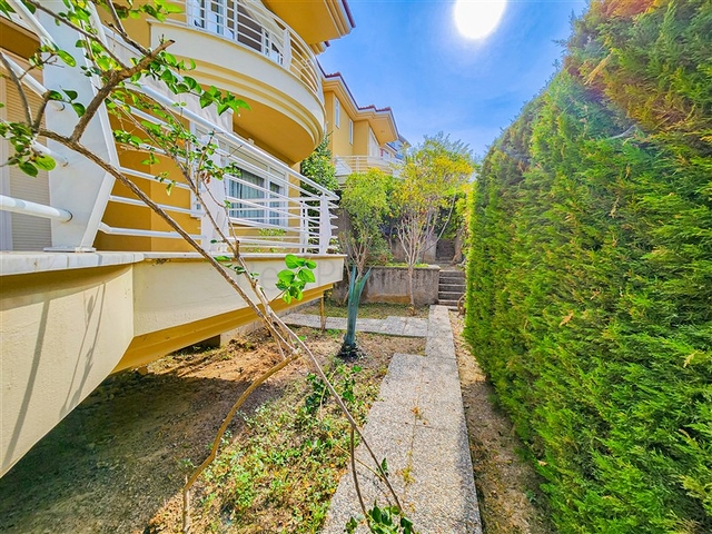 Вилла планировкой 4+1 в районе Каргыджак