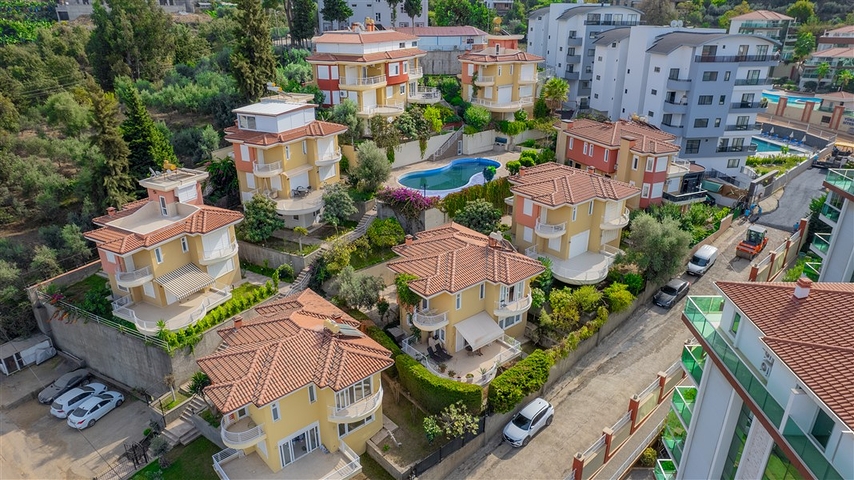 Вилла планировкой 4+1 в районе Каргыджак