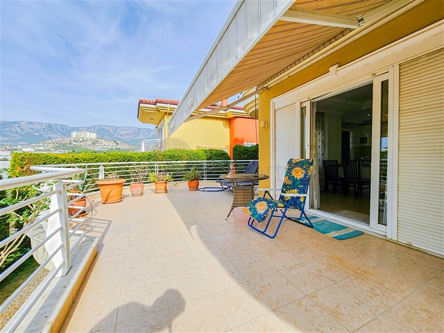 Вилла планировкой 4+1 в районе Каргыджак