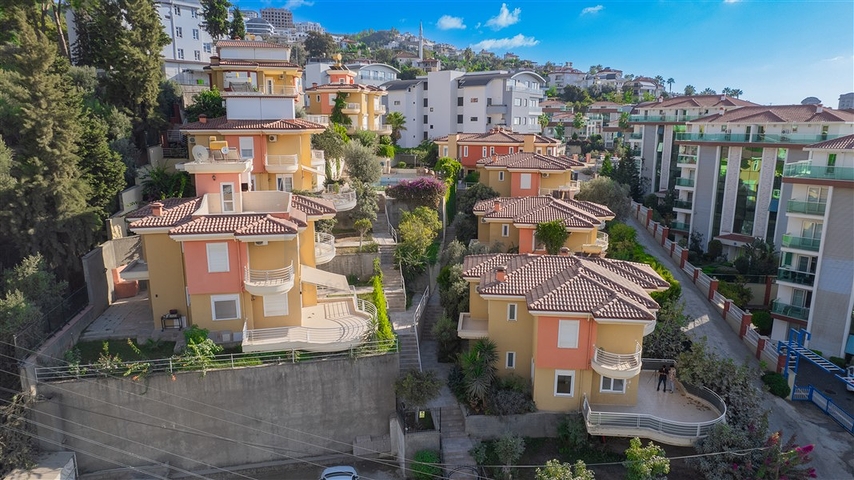 Вилла планировкой 4+1 в районе Каргыджак