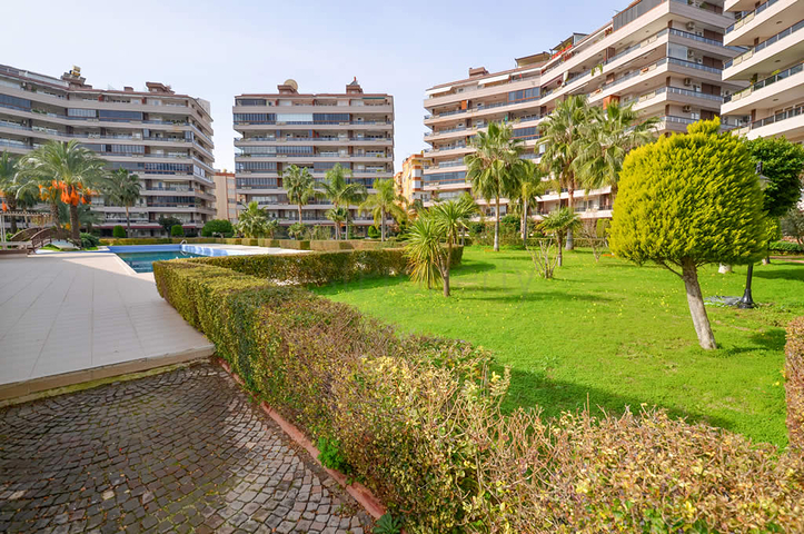 Квартира планировкой 2+1 в комплексе с семейной концепцией в районе Тосмур.