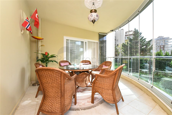 Большая квартира 2+1 в районе Махмутлар 