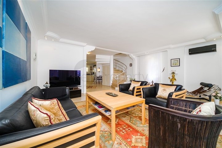 Пентхаус 3+1 с видом на море