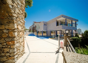 Квартира планировкой 2+1 с лучшими видовыми характеристиками в Алании.