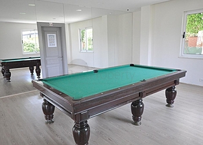 Квартира планировкой 3+1 в районе Тосмур 50м до моря.