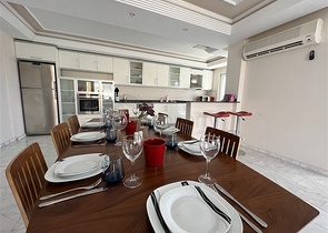 Квартира планировкой 3+1 в районе Тосмур 50м до моря.