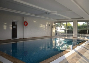 Квартира планировкой 3+1 в районе Тосмур 50м до моря.