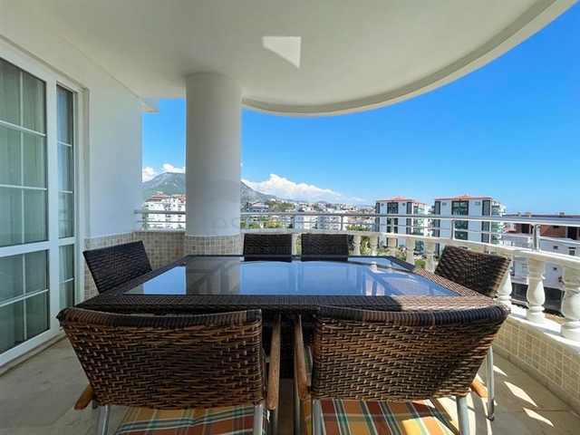 Квартира 2+1 с панорамным видом на горы в районе Тосмур