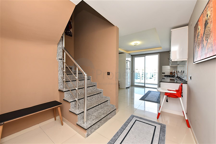 Меблированный пентхаус 2+1 всего в 200 метрах от моря