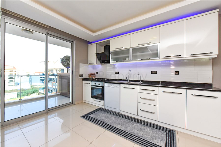 Меблированный пентхаус 2+1 всего в 200 метрах от моря