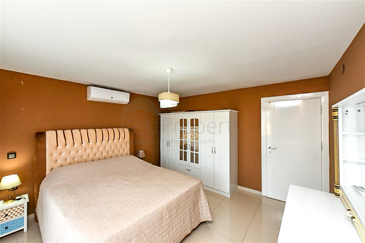 Меблированный пентхаус 2+1 всего в 200 метрах от моря