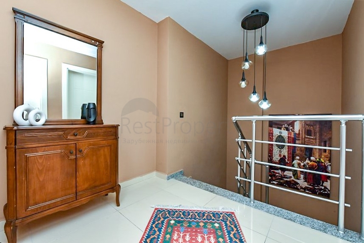 Меблированный пентхаус 2+1 всего в 200 метрах от моря