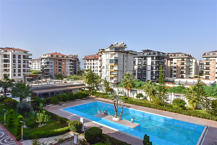 Меблированный пентхаус 2+1 всего в 200 метрах от моря