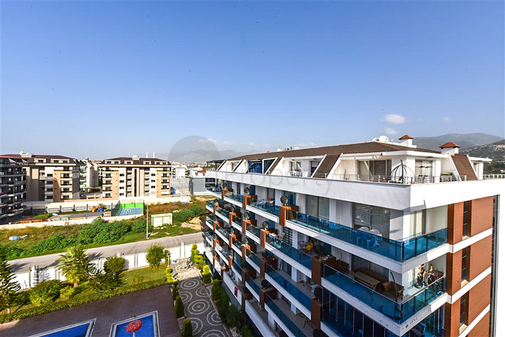 Меблированный пентхаус 2+1 всего в 200 метрах от моря