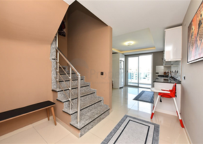 Меблированный пентхаус 2+1 всего в 200 метрах от моря