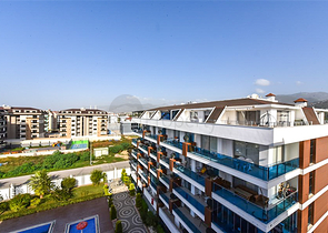 Меблированный пентхаус 2+1 всего в 200 метрах от моря