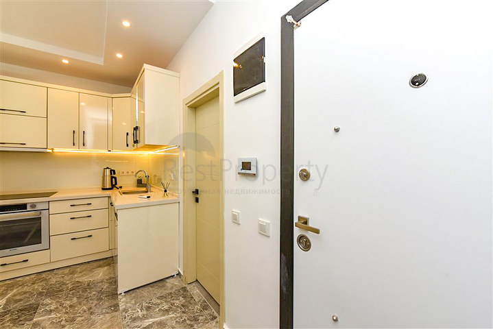 Двухкомнатная квартира с выходом в сад в центре Аланьи