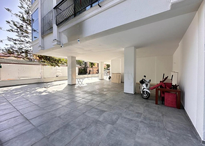 Двухкомнатная квартира с выходом в сад в центре Аланьи