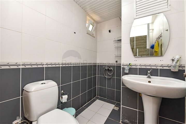 Квартира 2+1 для большой семьи в районе Тосмур 