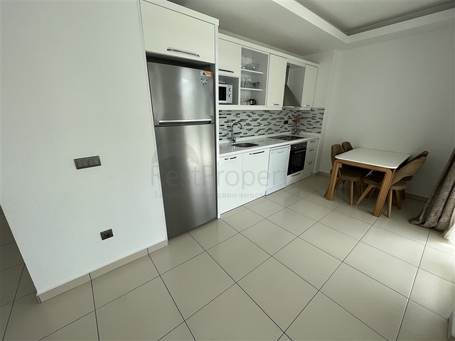 Просторная квартира планировкой 2+1 в пешей доступности до моря